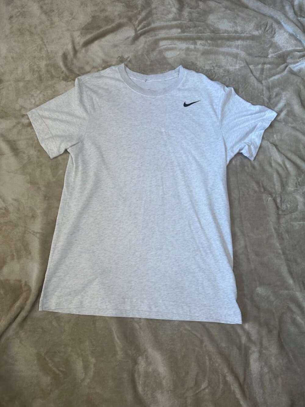 Nike Tee – Men’s Small